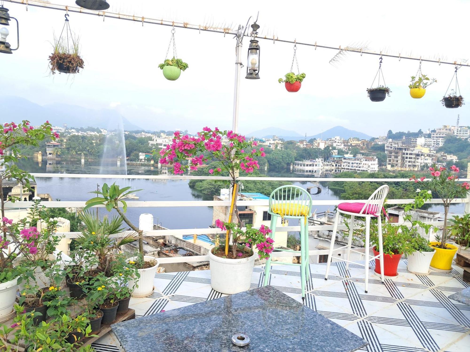 Raahi Backpacker'S Hostel Udaipur Exterior foto