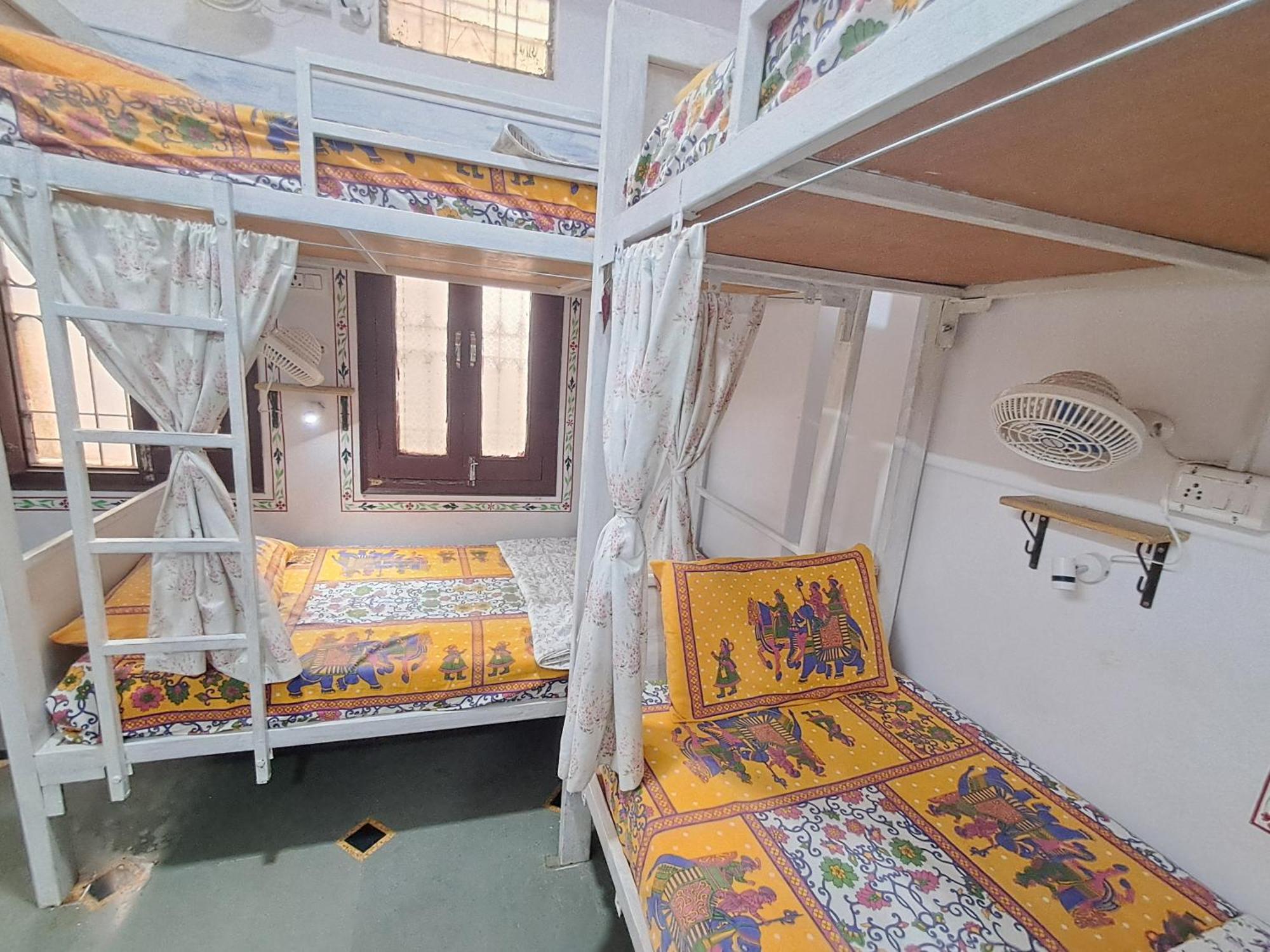 Raahi Backpacker'S Hostel Udaipur Exterior foto