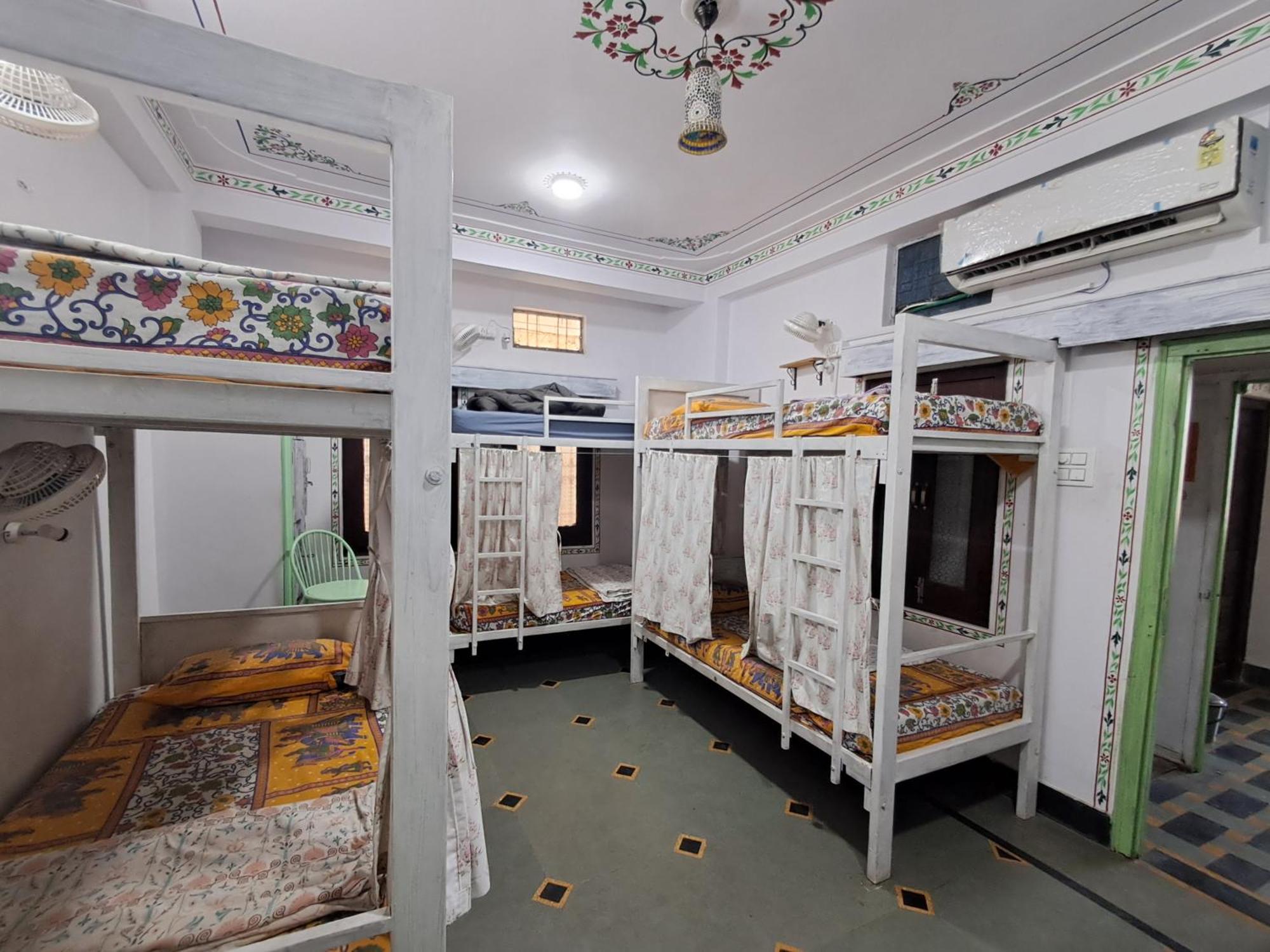 Raahi Backpacker'S Hostel Udaipur Exterior foto