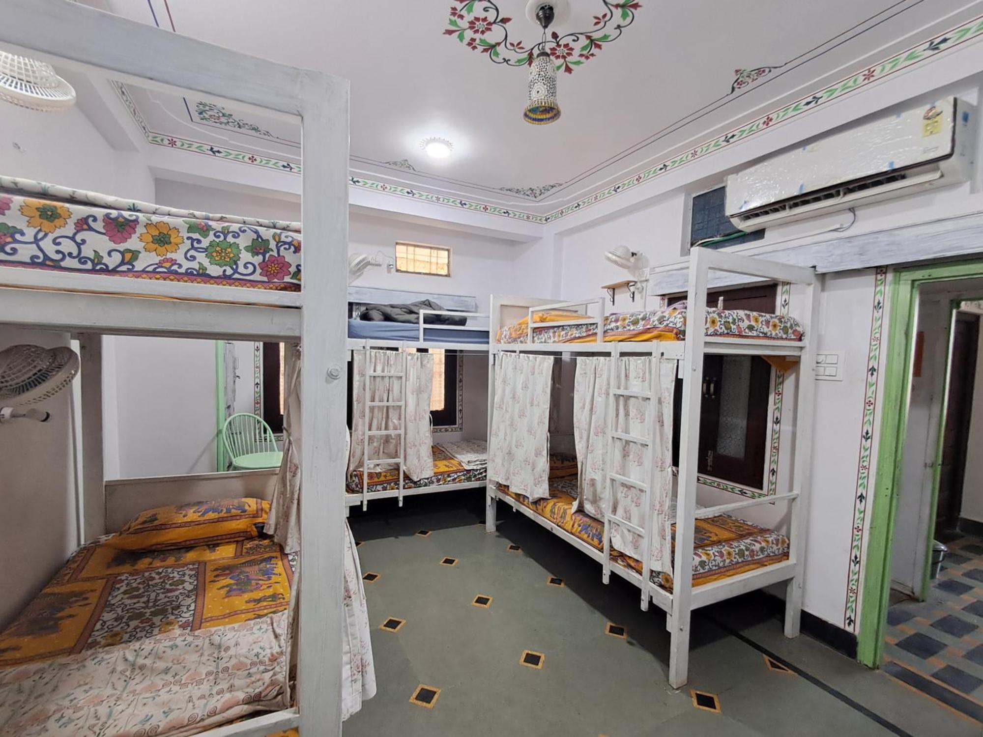 Raahi Backpacker'S Hostel Udaipur Exterior foto