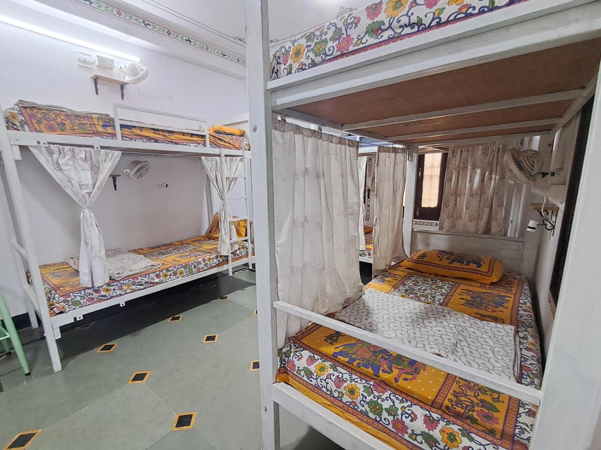 Raahi Backpacker'S Hostel Udaipur Exterior foto